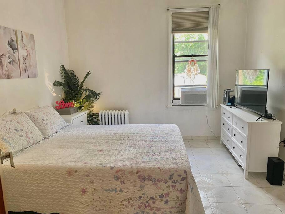 Cozy Private Apt 10 Min From Manhattan Subway! นิวยอร์ก ภายนอก รูปภาพ