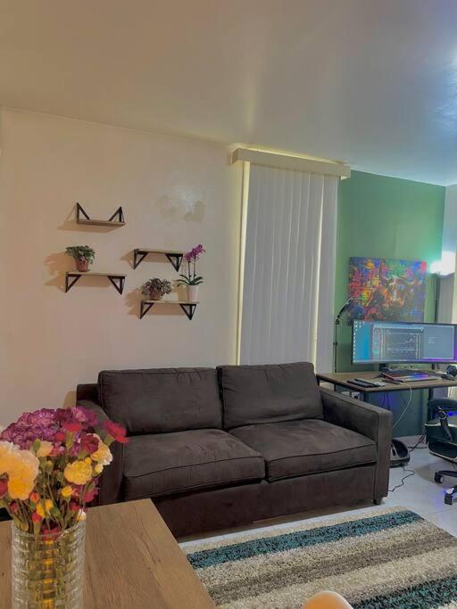 Cozy Private Apt 10 Min From Manhattan Subway! นิวยอร์ก ภายนอก รูปภาพ