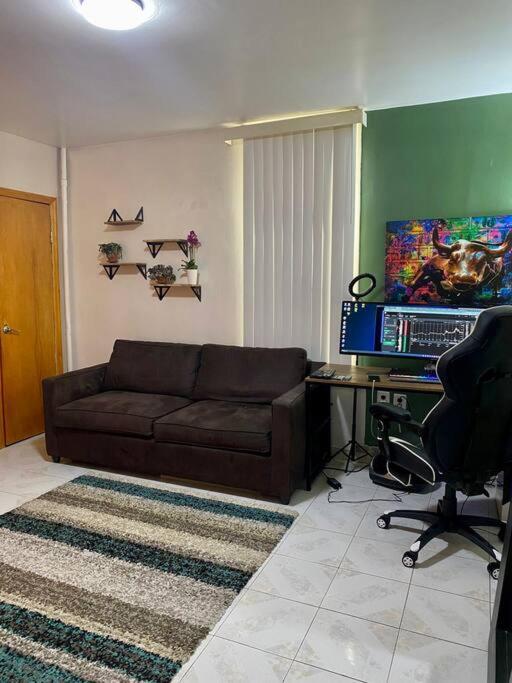 Cozy Private Apt 10 Min From Manhattan Subway! นิวยอร์ก ภายนอก รูปภาพ